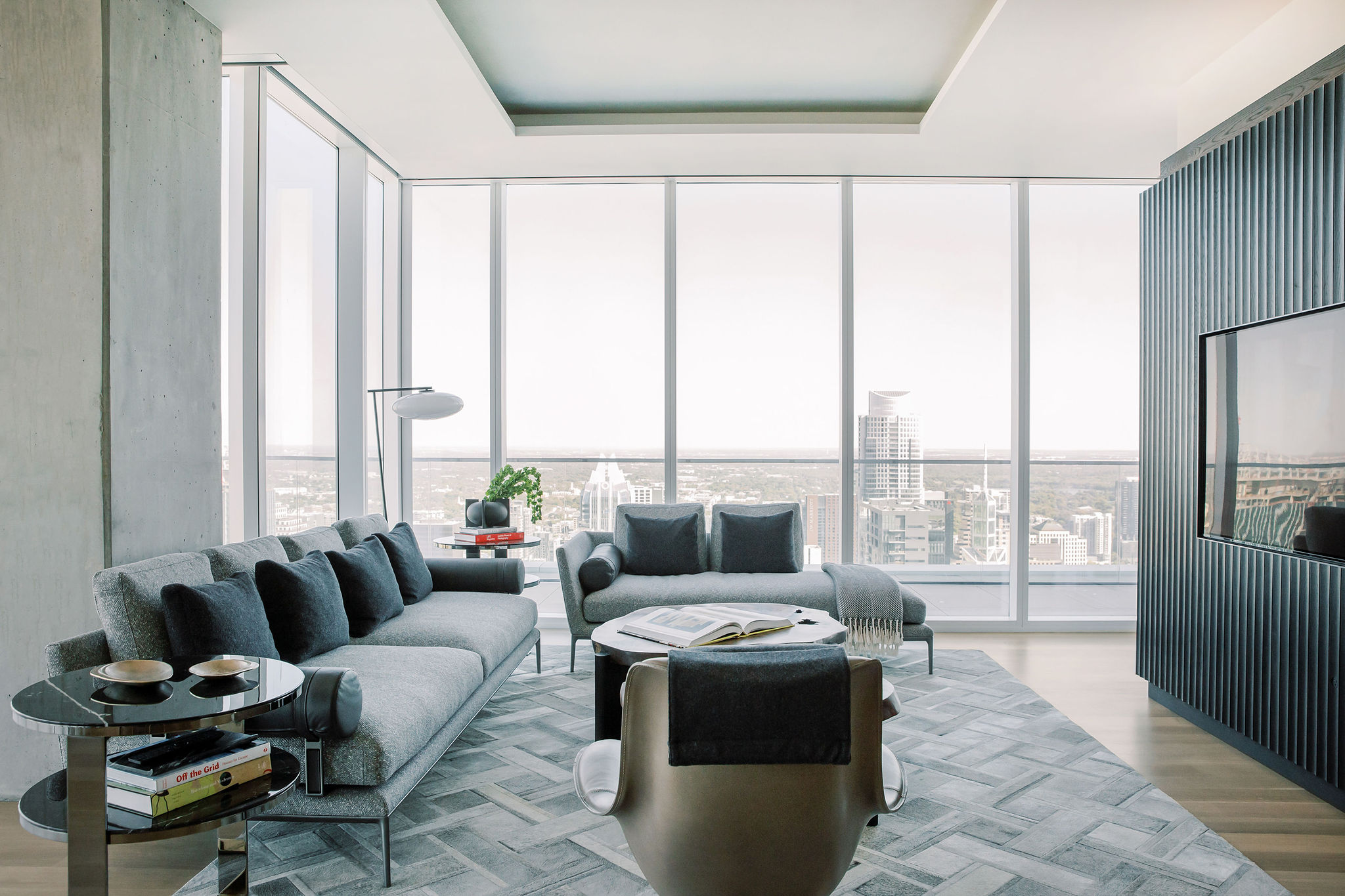 Independent Penthouse by Foursquare Commercial